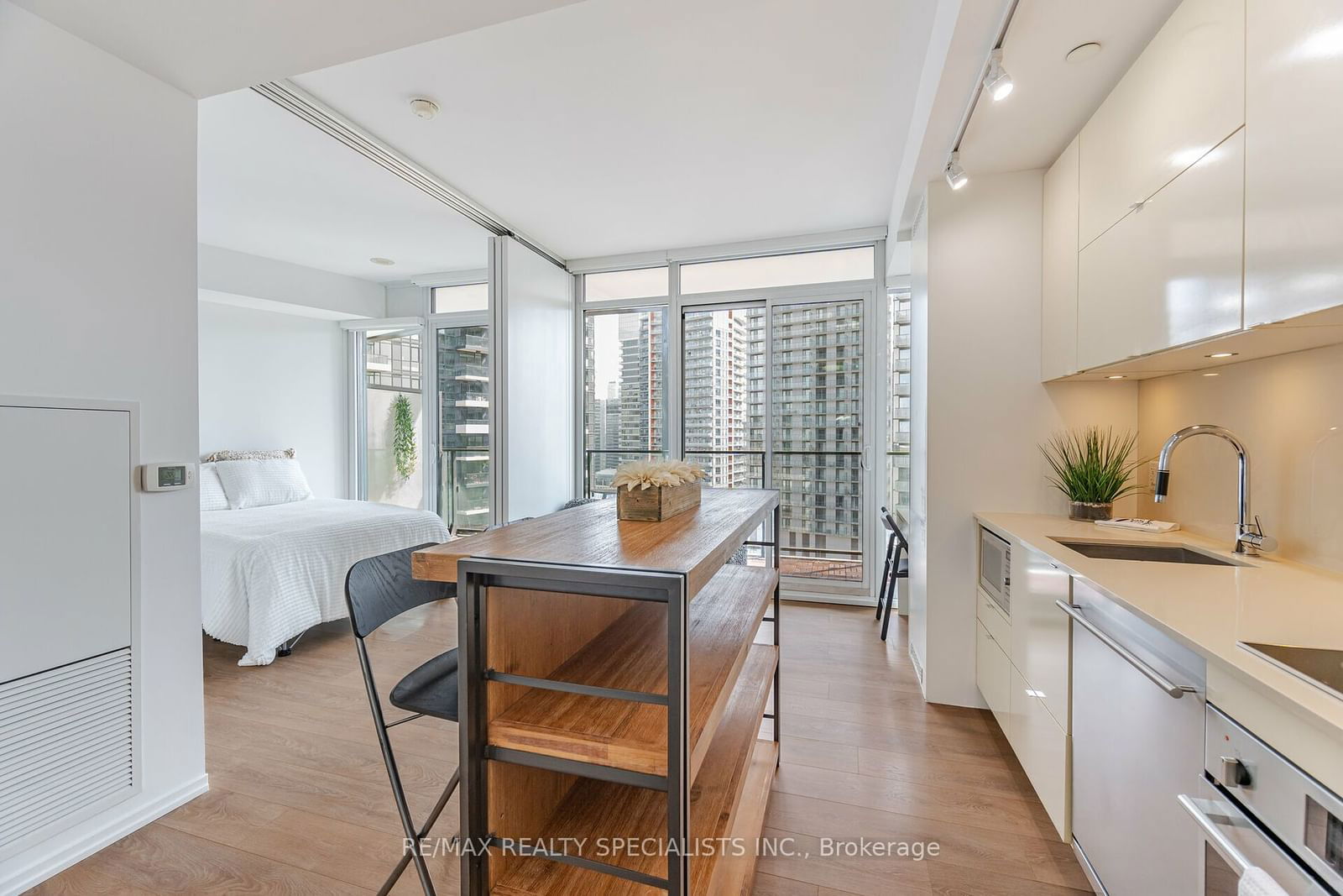 125 Peter St, unit 3012 for sale