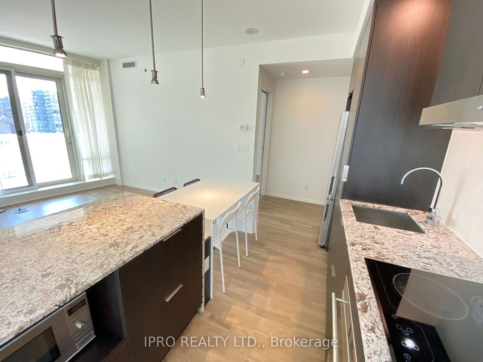 1 Bloor St E, unit 1004 for rent