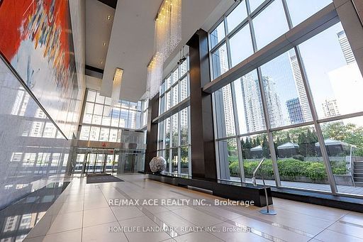 386 Yonge St, unit 702 for rent