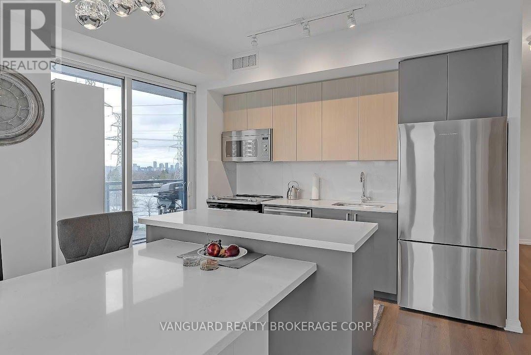 3237 Bayview Ave, unit 307 for sale