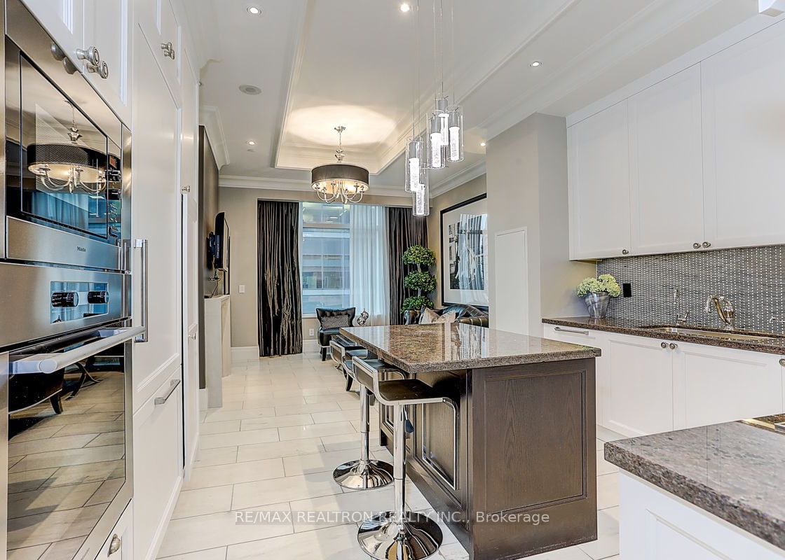 311 Bay St, unit 3801 for sale