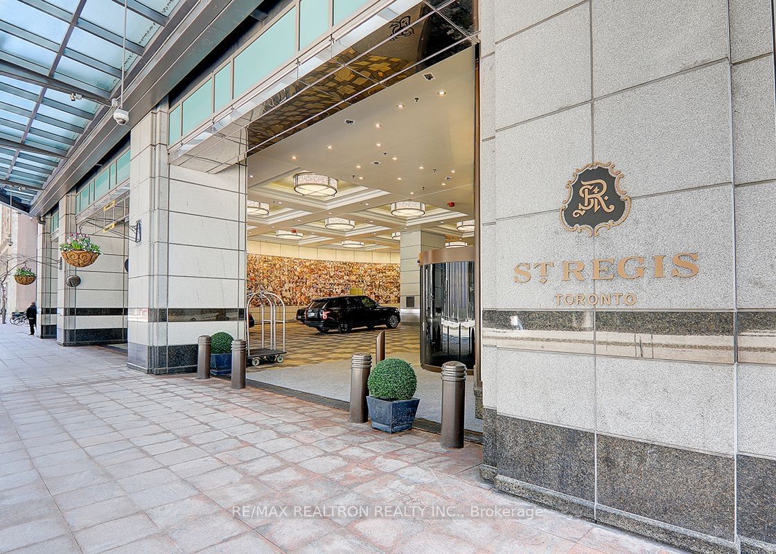 311 Bay St, unit 3801 for sale