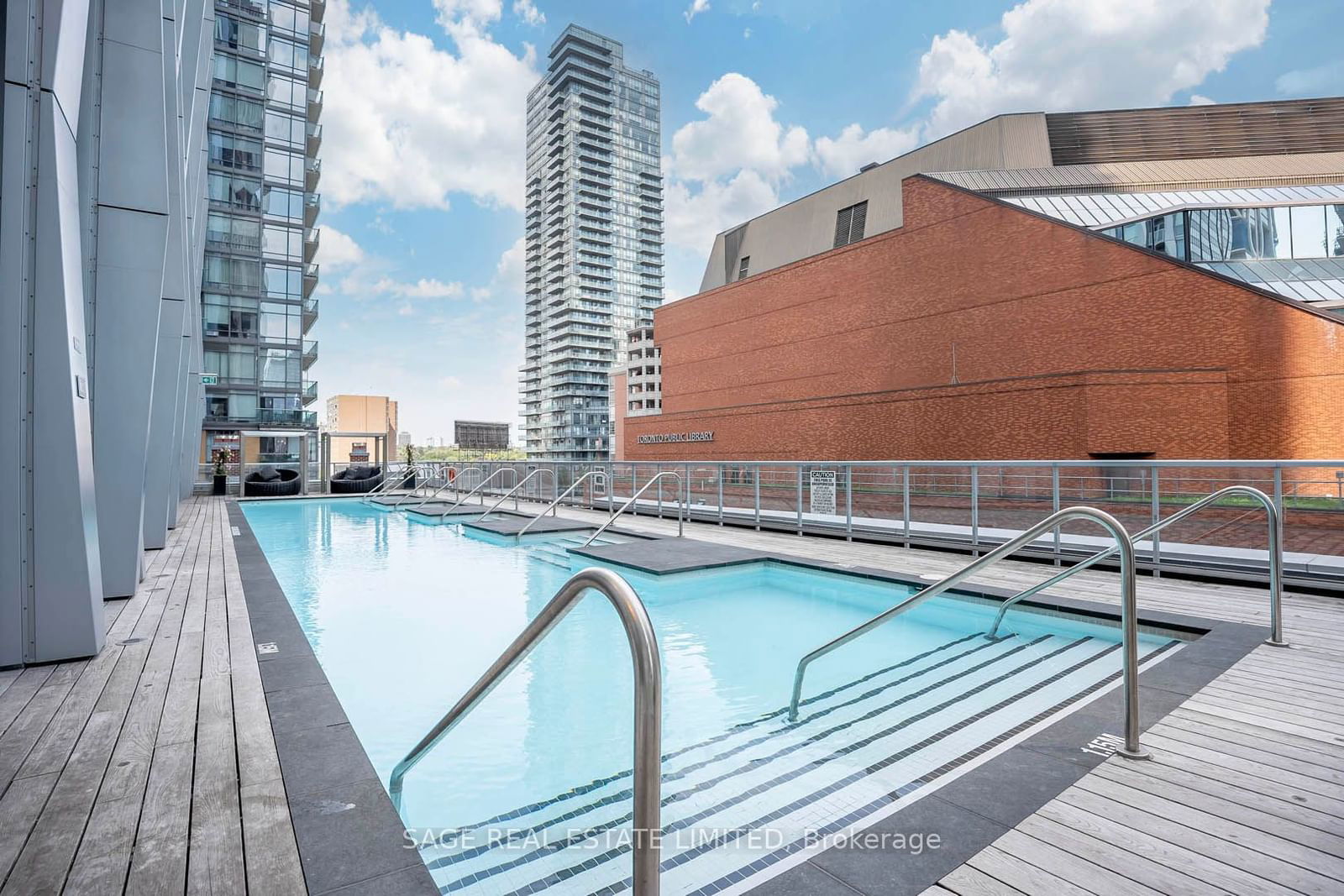 1 Yorkville Ave, unit 812 for sale