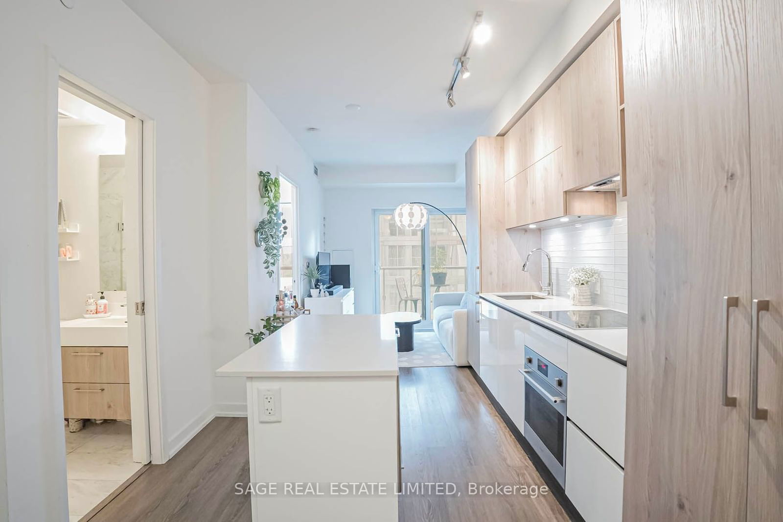 1 Yorkville Ave, unit 812 for sale