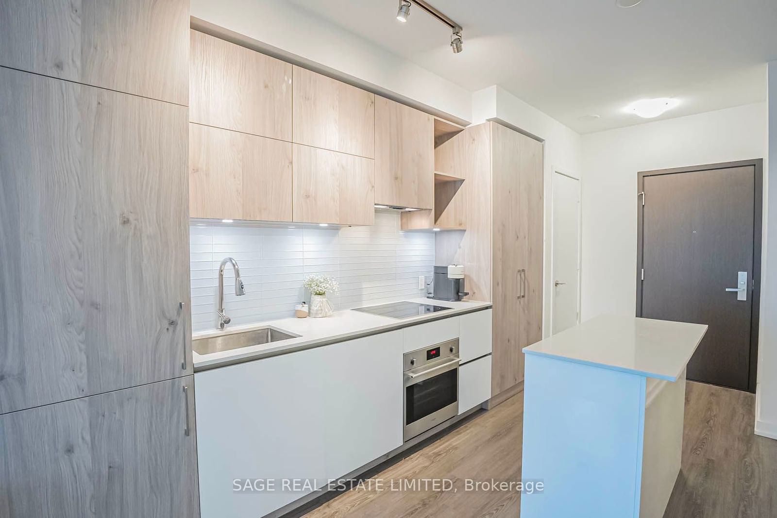 1 Yorkville Ave, unit 812 for sale