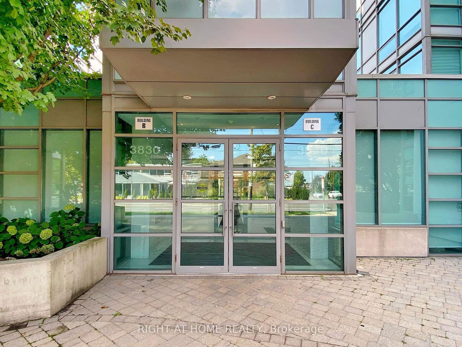 3840 Bathurst St, unit 612 for sale