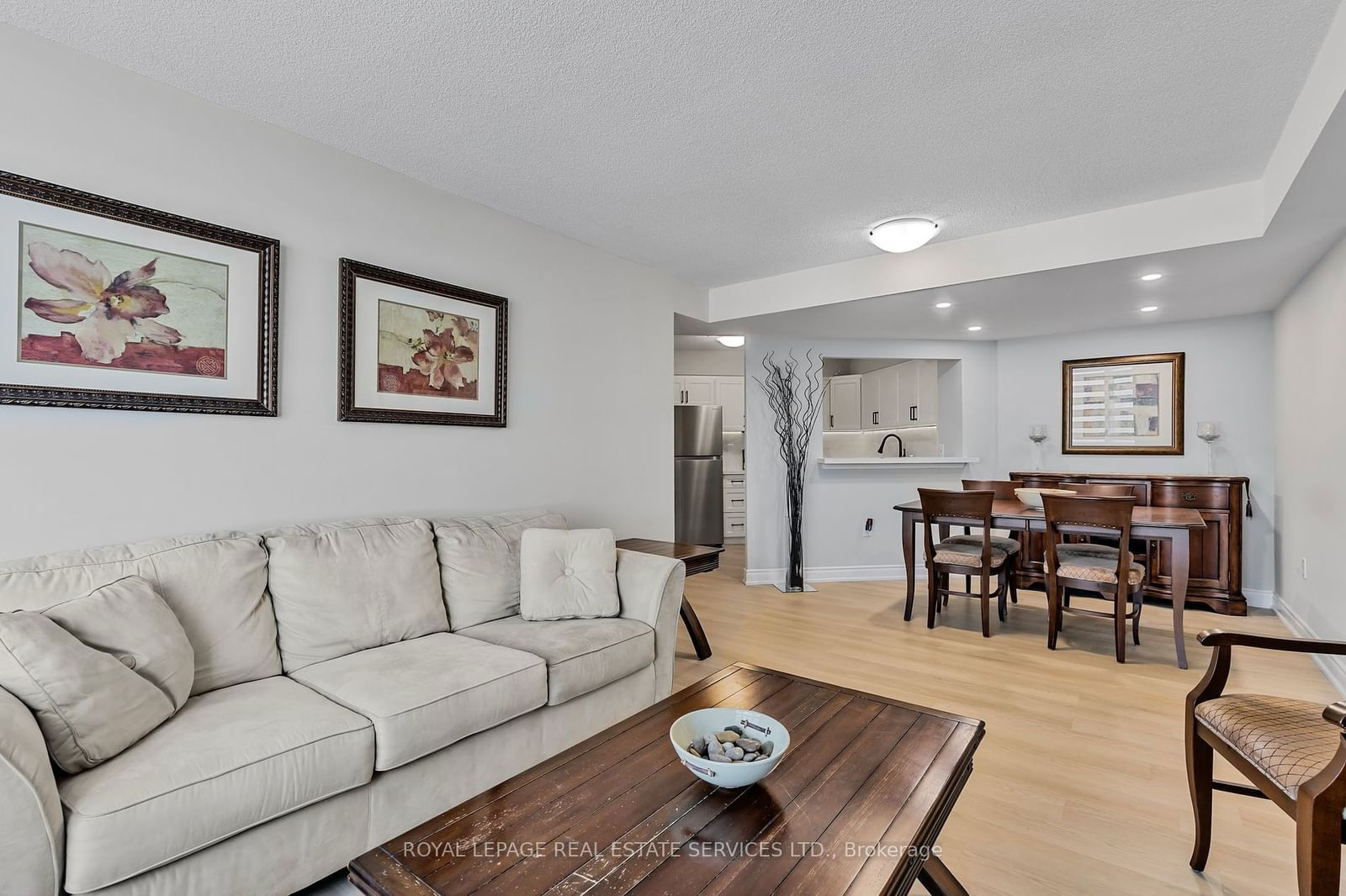 11 Thorncliffe Pk Dr, unit 606 for sale