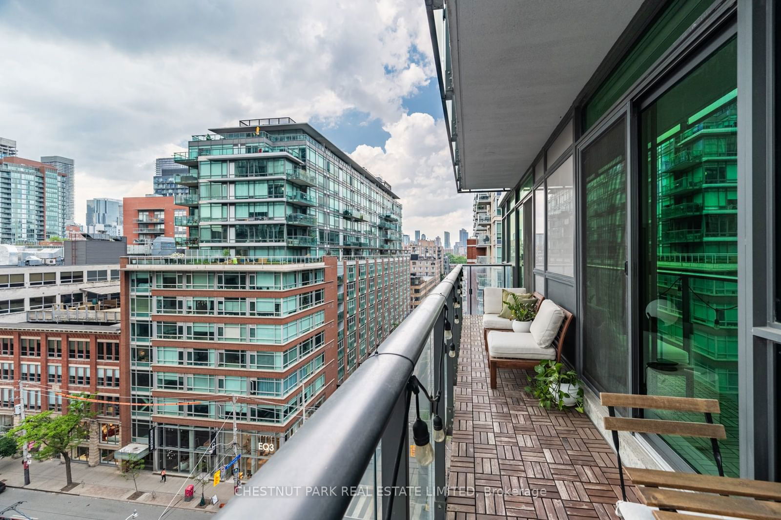 39 Sherbourne St, unit 907 for sale