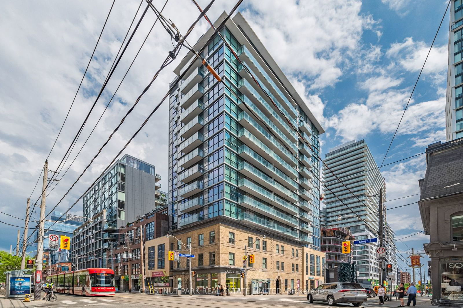 39 Sherbourne St, unit 907 for sale