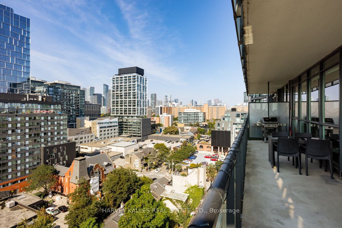 318 King St E, unit 1211 for sale