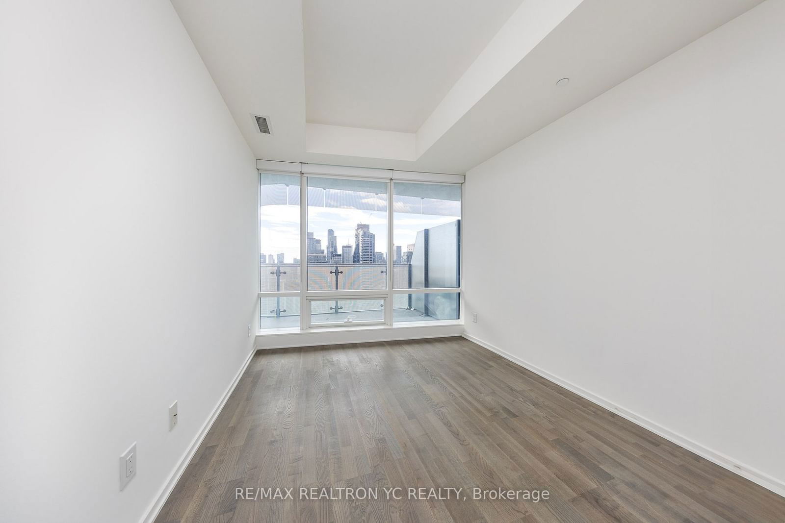 1 Bloor St E, unit 2804 for sale