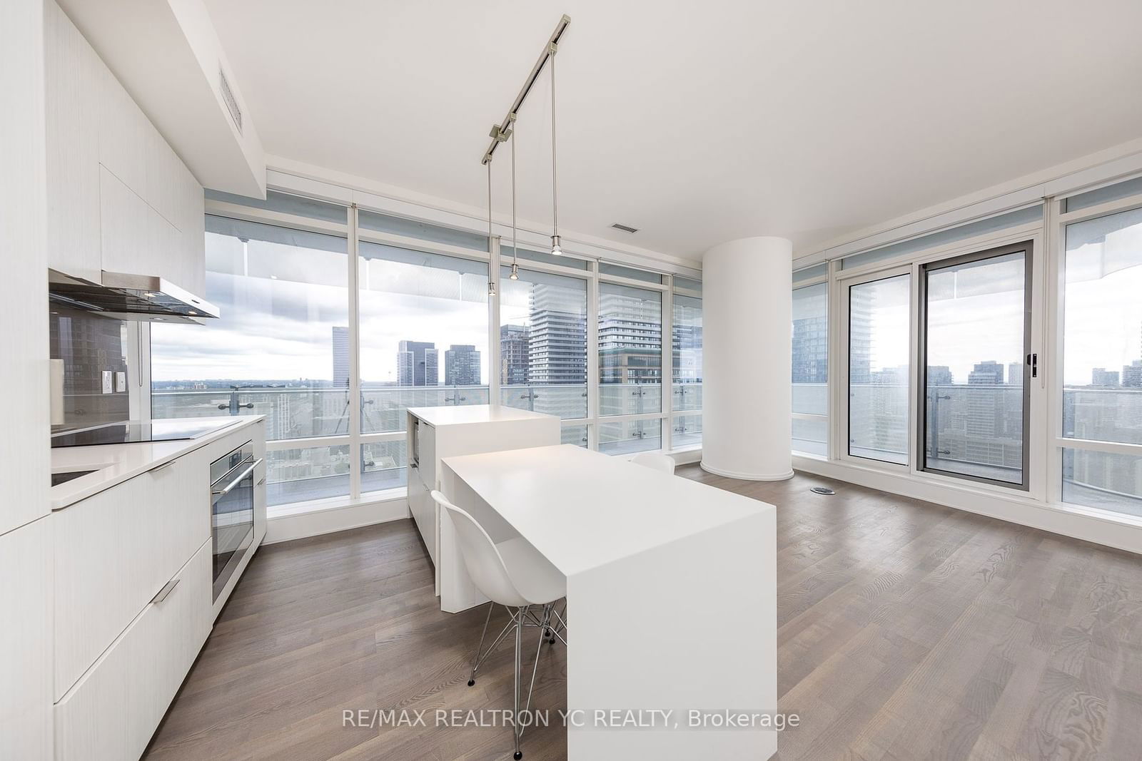 1 Bloor St E, unit 2804 for sale