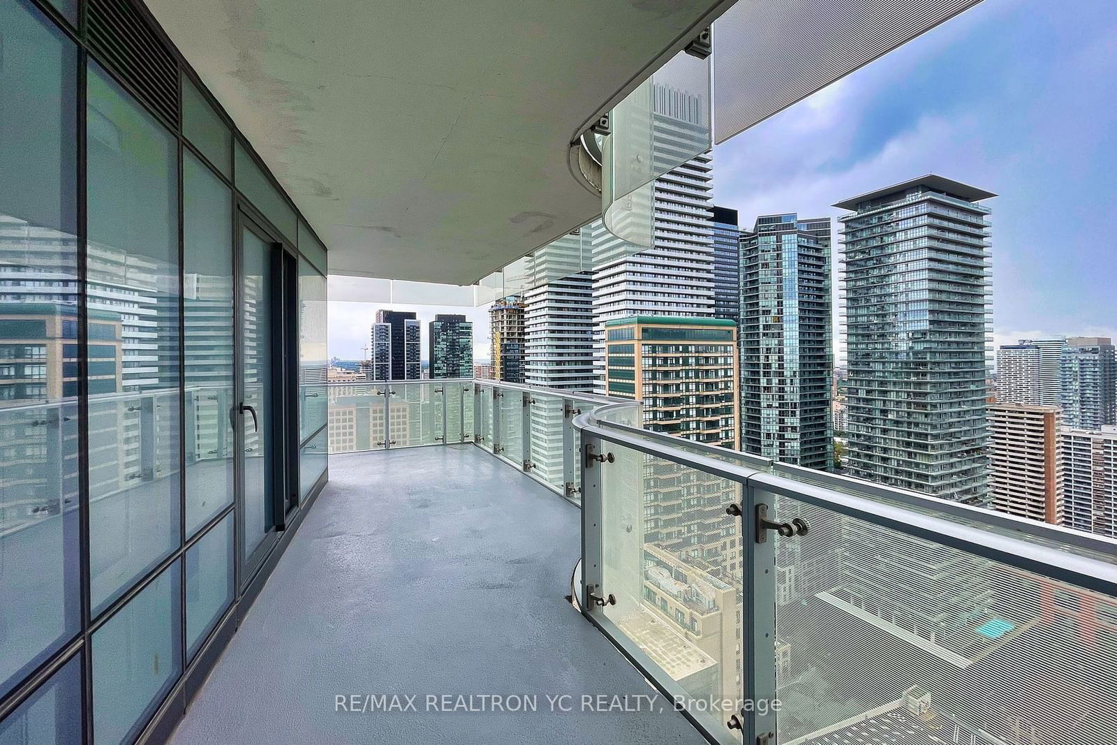 1 Bloor St E, unit 2804 for sale