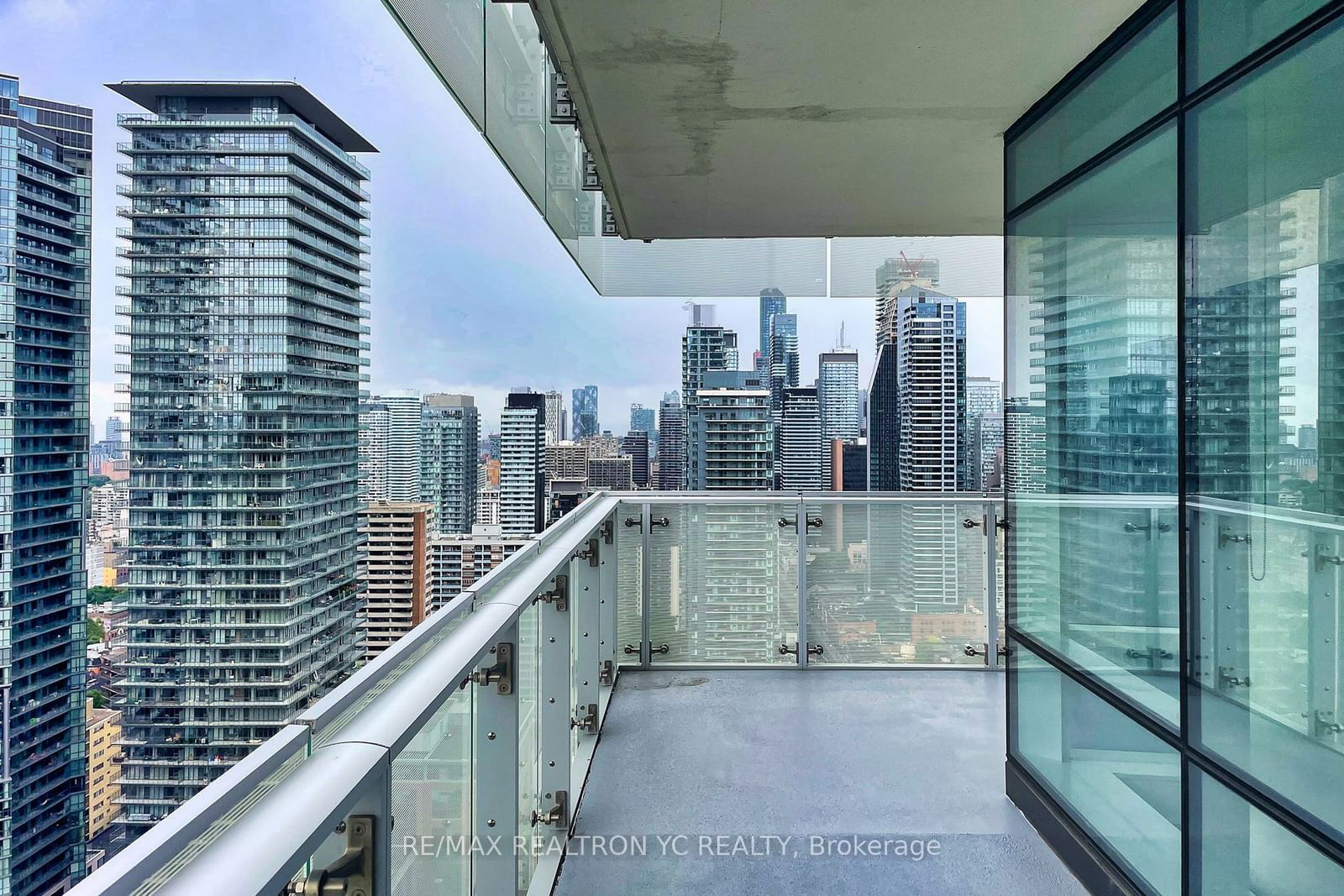 1 Bloor St E, unit 2804 for sale