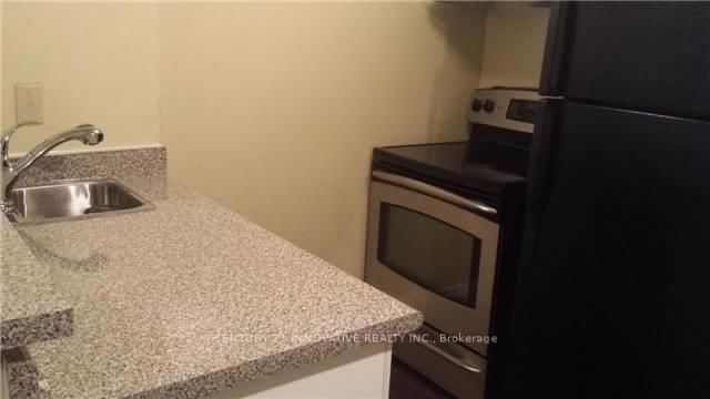 25 Grenville St, unit 909 for rent