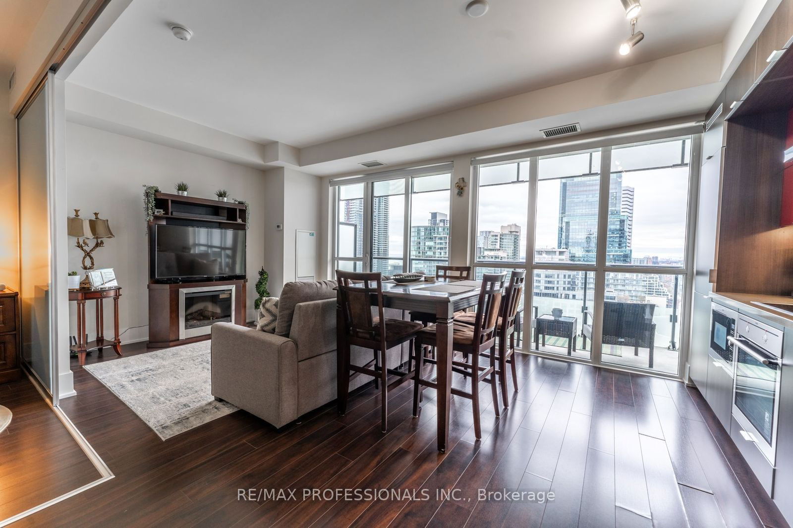 300 Front St W, unit 2603 for sale