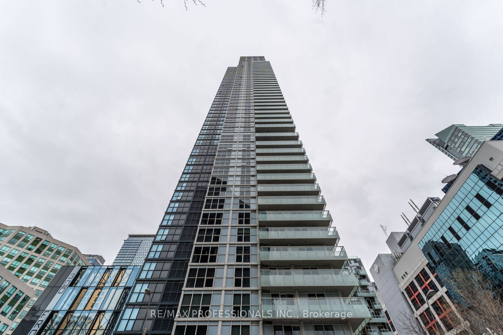 300 Front St W, unit 2603 for sale