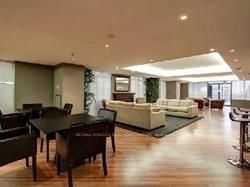 140 Simcoe St, unit 207 for rent