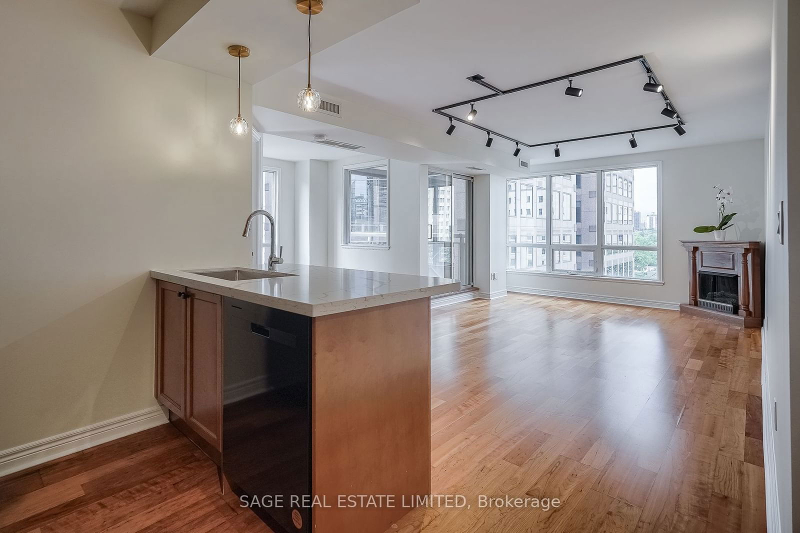 100 Hayden St, unit 901 for sale