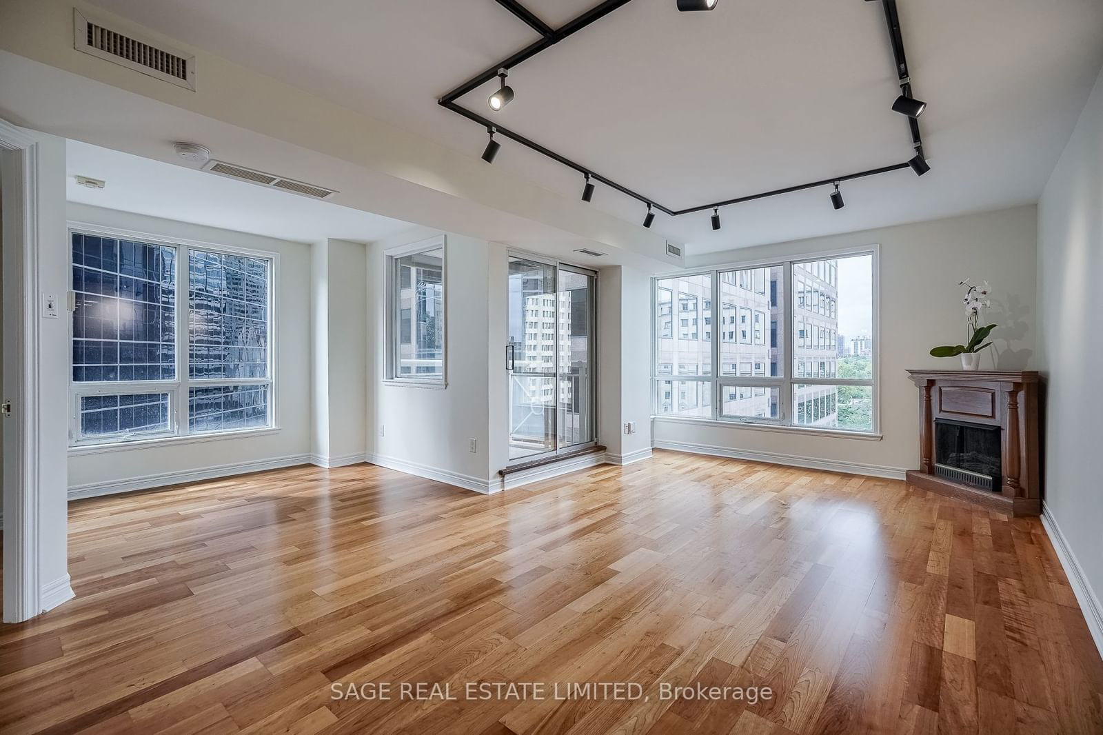 100 Hayden St, unit 901 for sale