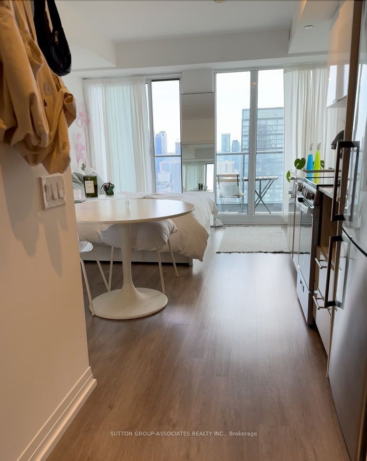 251 JARVIS St, unit 4411 for rent