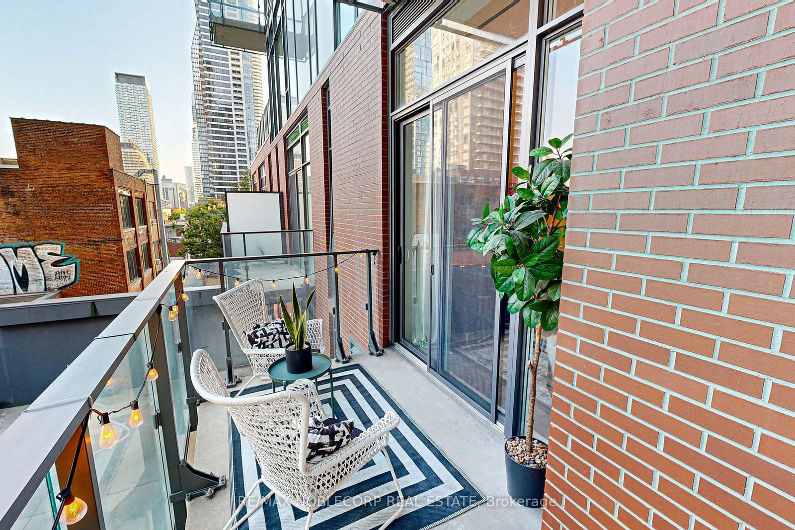 75 St Nicholas St, unit 301 for sale