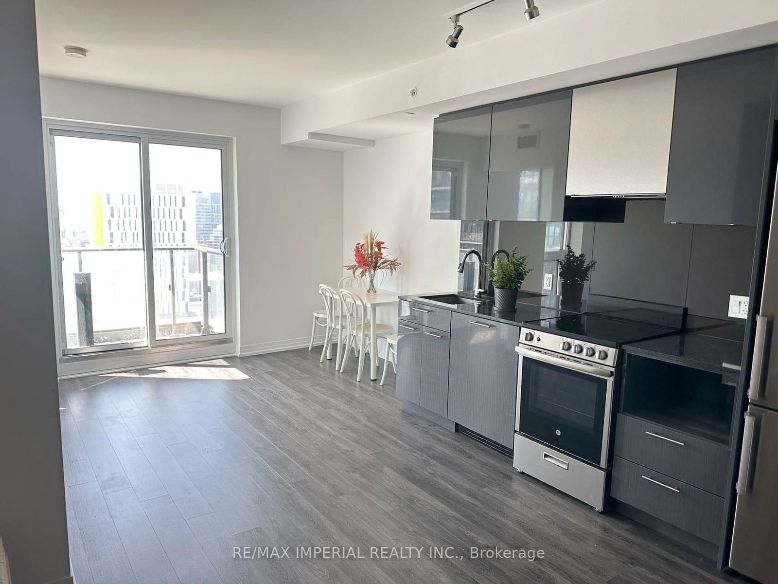 251 Jarvis St, unit 3208 for rent