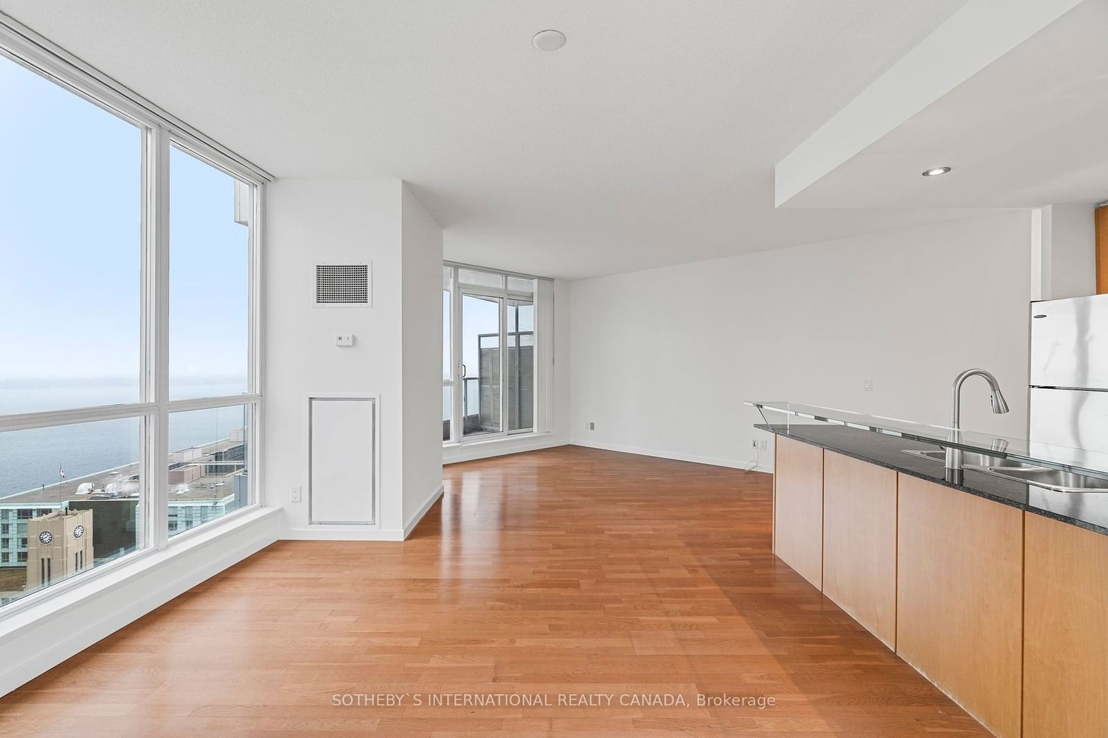 218 Queens Quay W, unit 2502 for rent