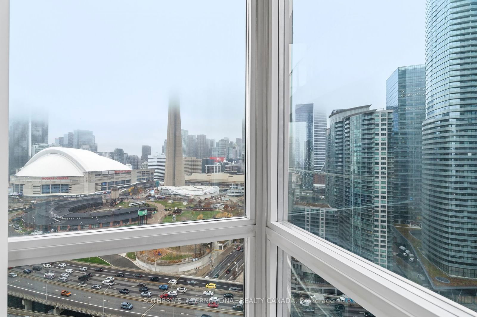 218 Queens Quay W, unit 2502 for rent