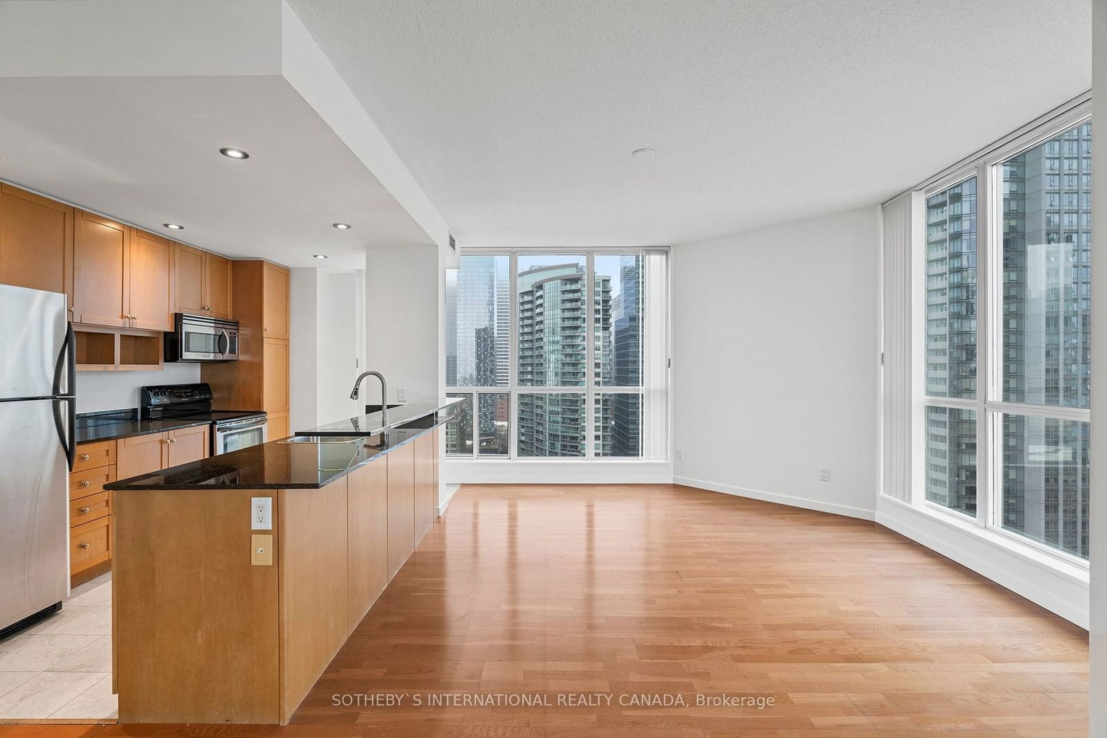 218 Queens Quay W, unit 2502 for rent