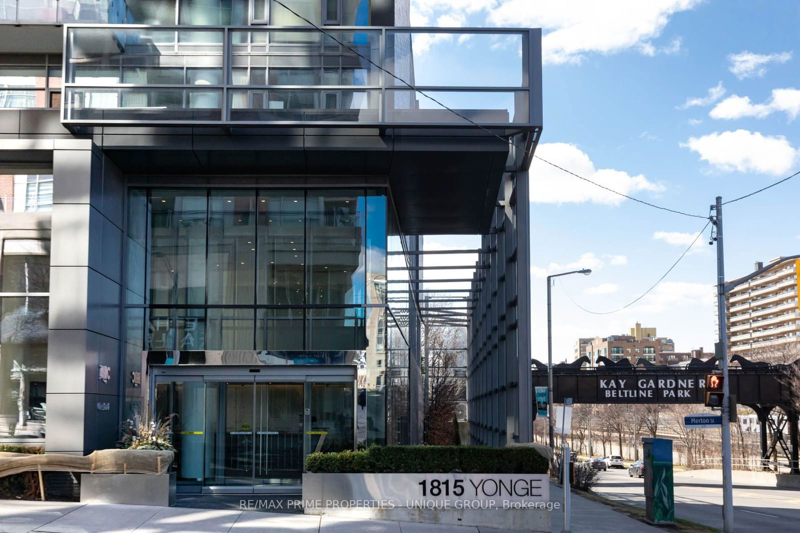 1815 Yonge St, unit 403 for sale