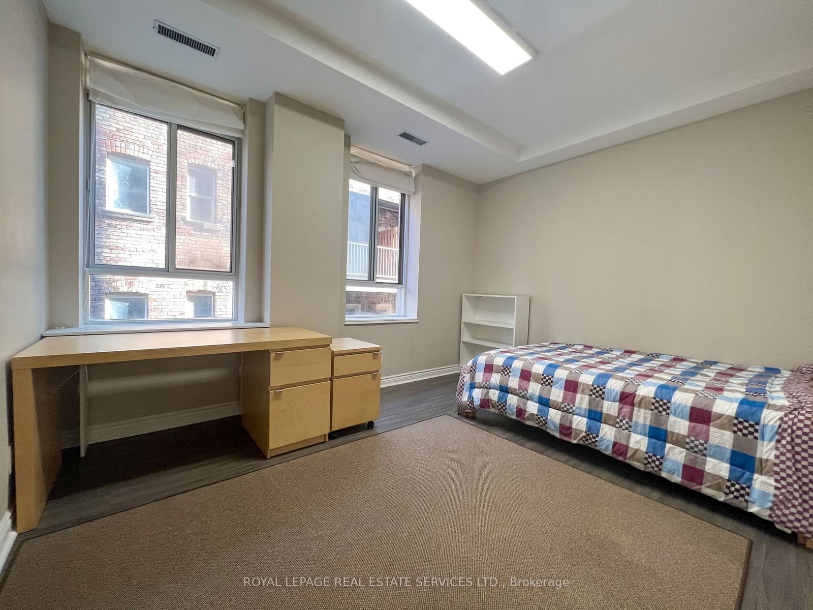 135 Maitland St, unit #302 for rent