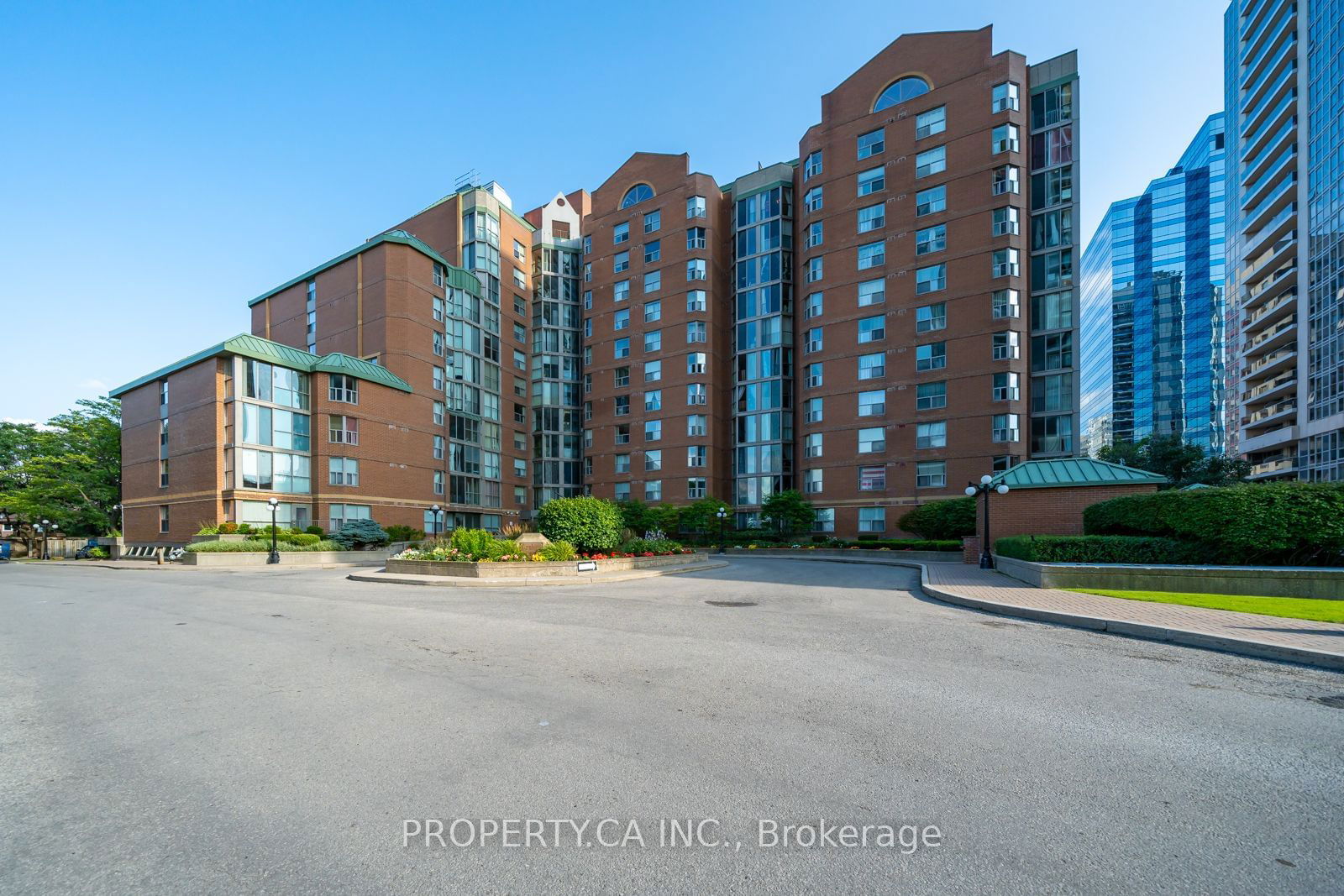 Turnberry Court Condos, North York, Toronto