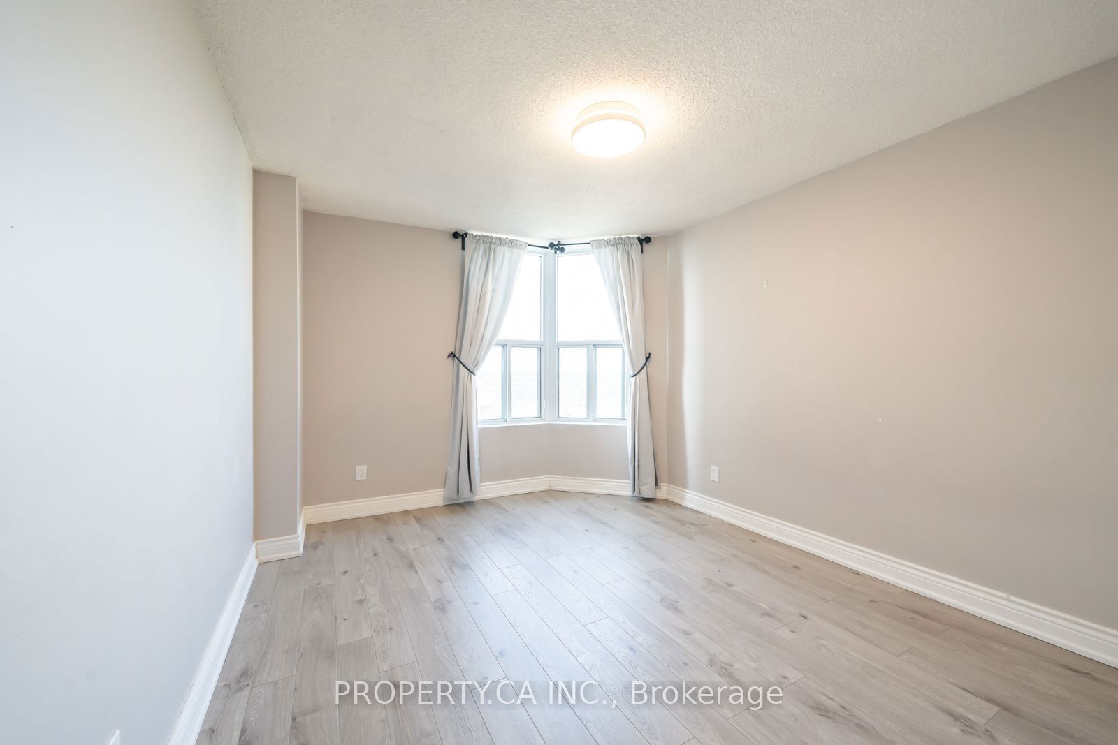 5795 Yonge St, unit 1103 for rent