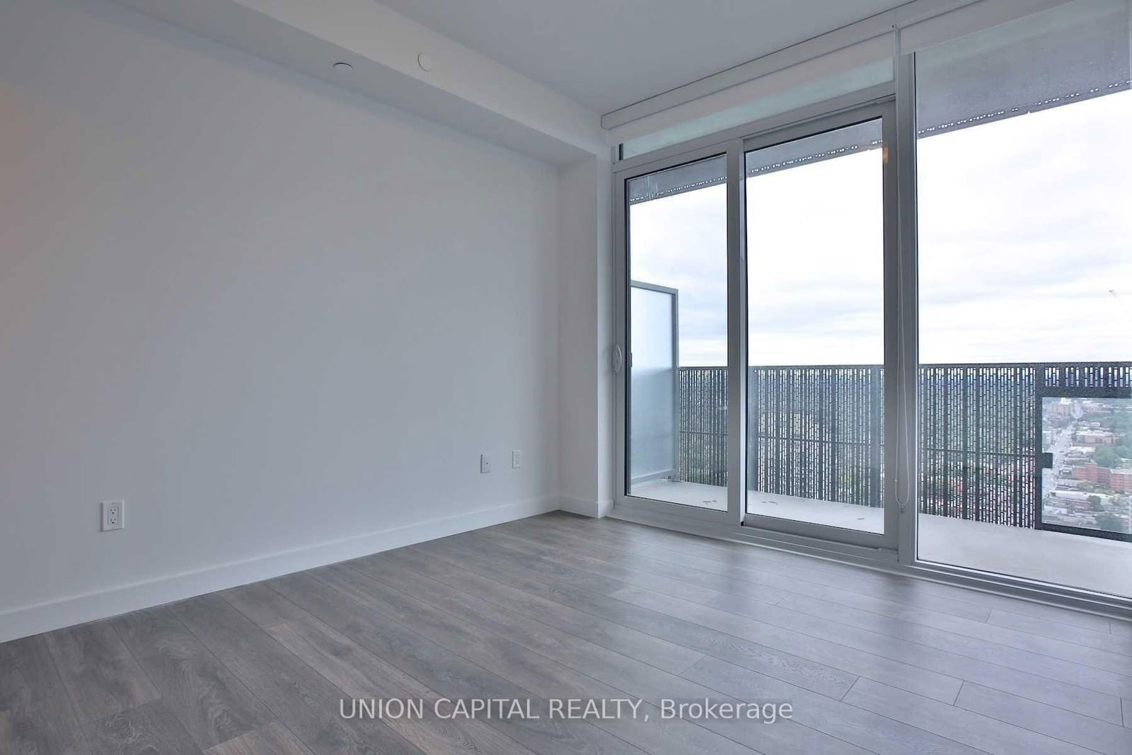 8 Eglinton Ave E, unit 3108 for rent