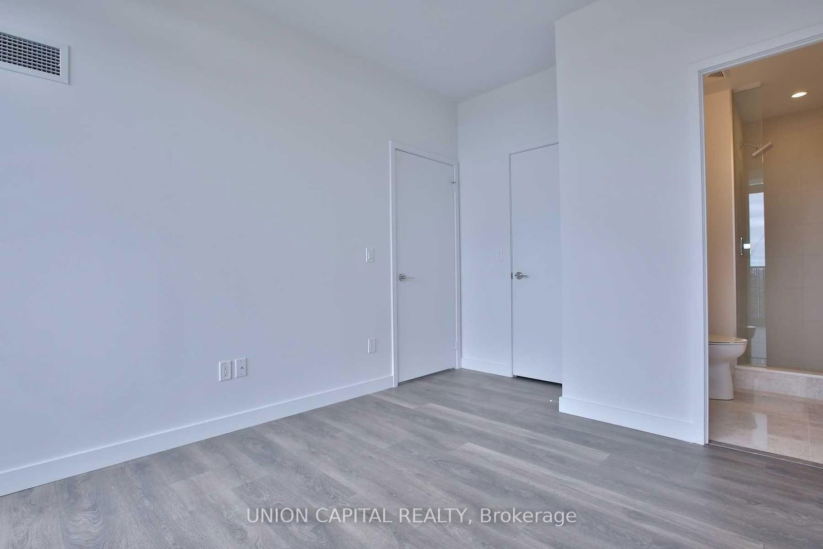 8 Eglinton Ave E, unit 3108 for rent