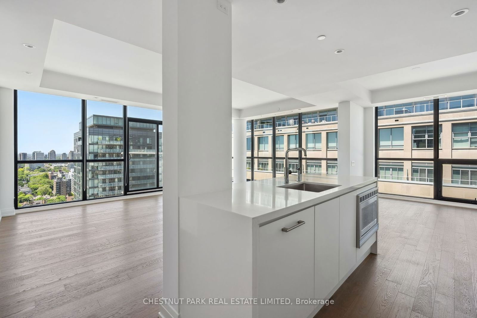 101 St Clair Ave W, unit UPH 03 for rent