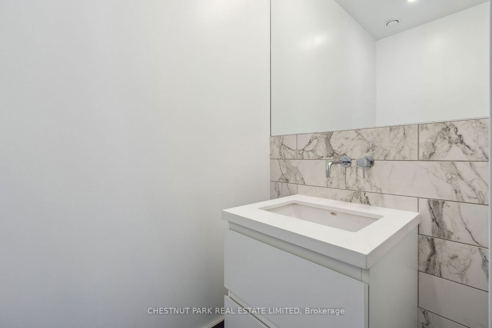 101 St Clair Ave W, unit UPH 03 for rent