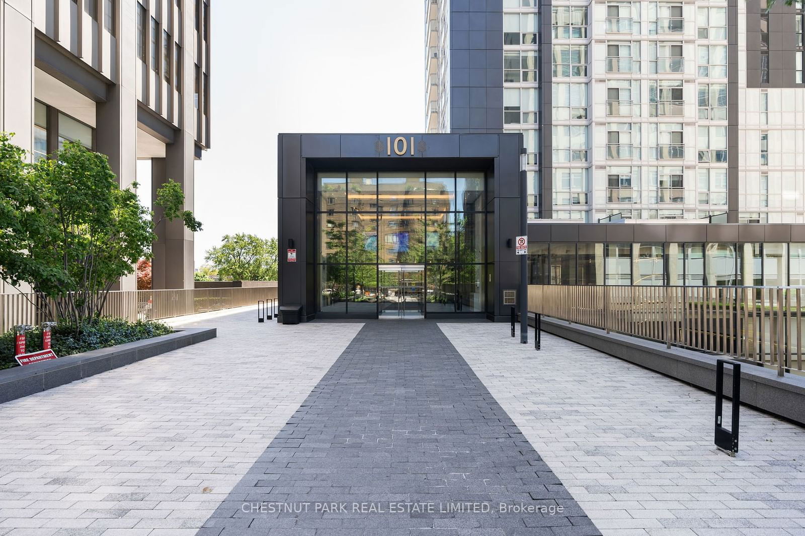 101 St Clair Ave W, unit UPH 03 for rent