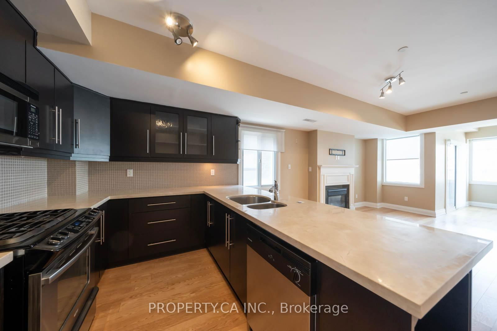 473 Dupont St, unit 1 for sale