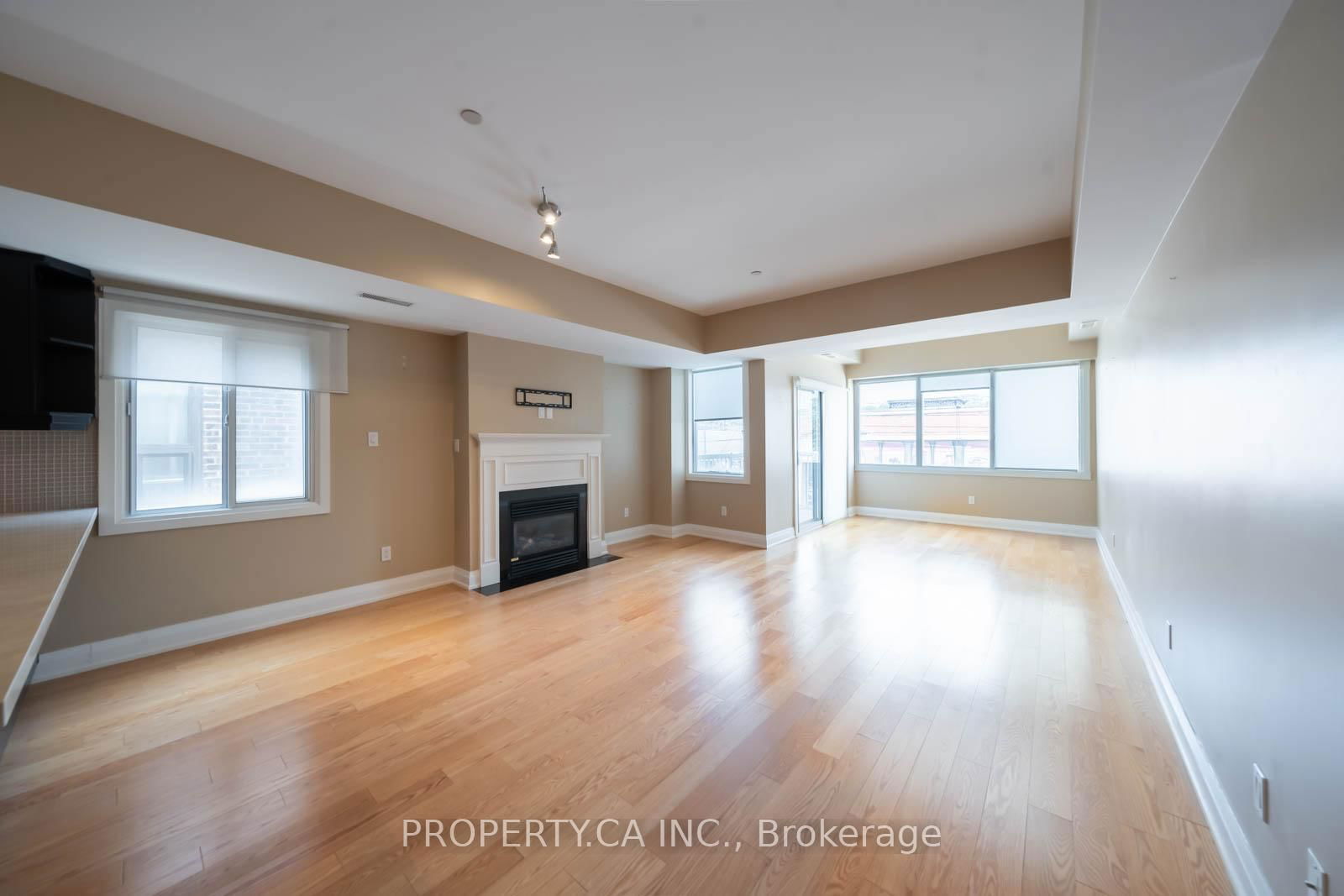 473 Dupont St, unit 1 for sale