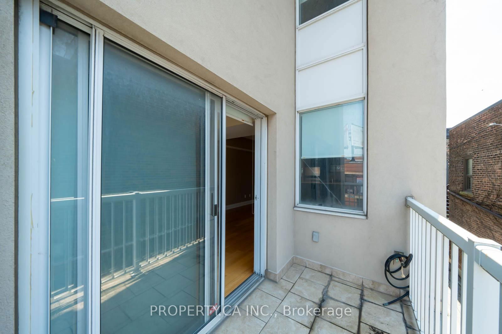 473 Dupont St, unit 1 for sale