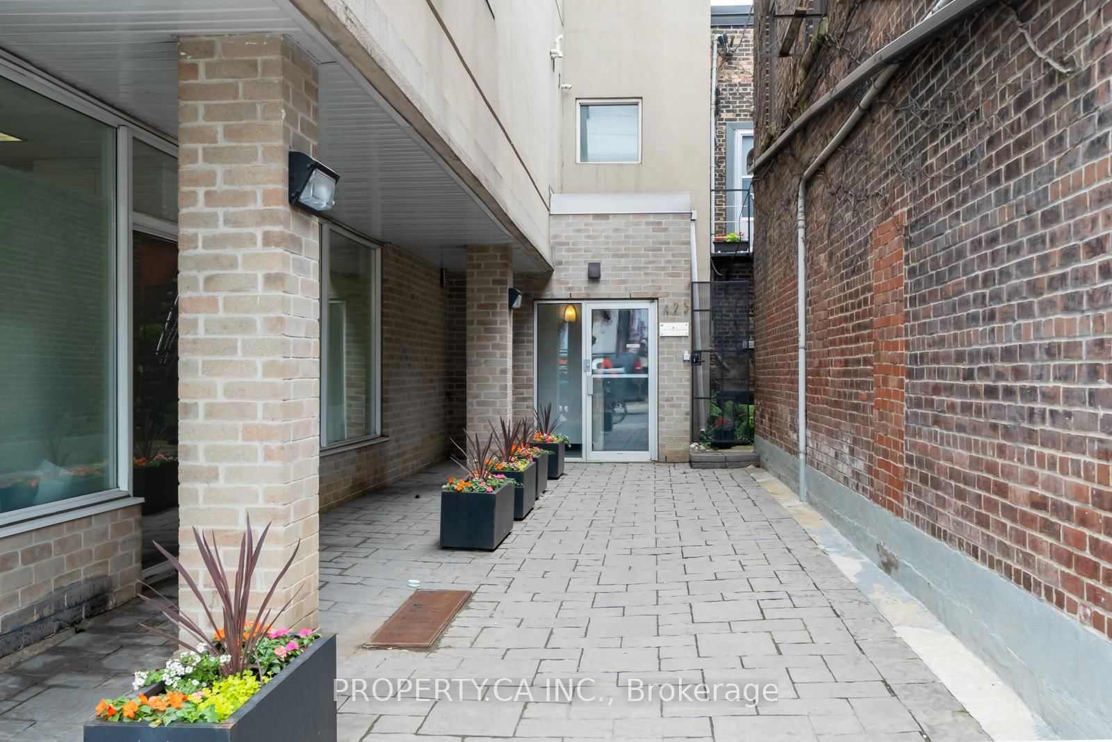 473 Dupont St, unit 1 for sale