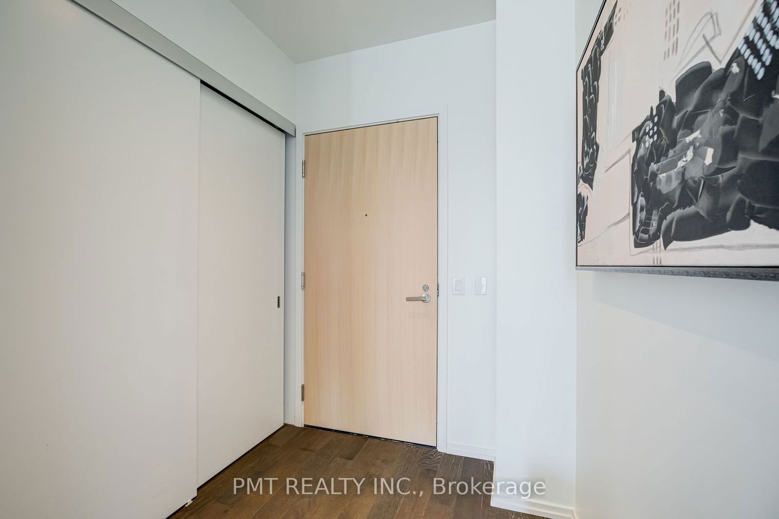 8 Hillsdale Ave E, unit 1232 for rent