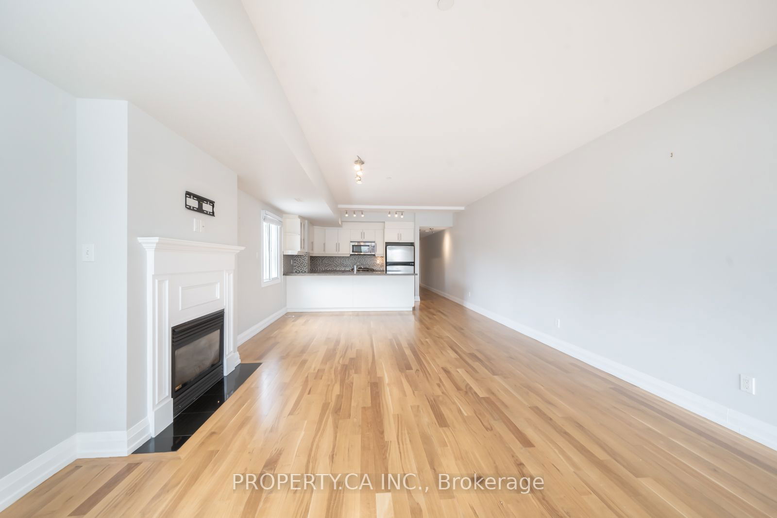 473 Dupont St, unit 2 for sale