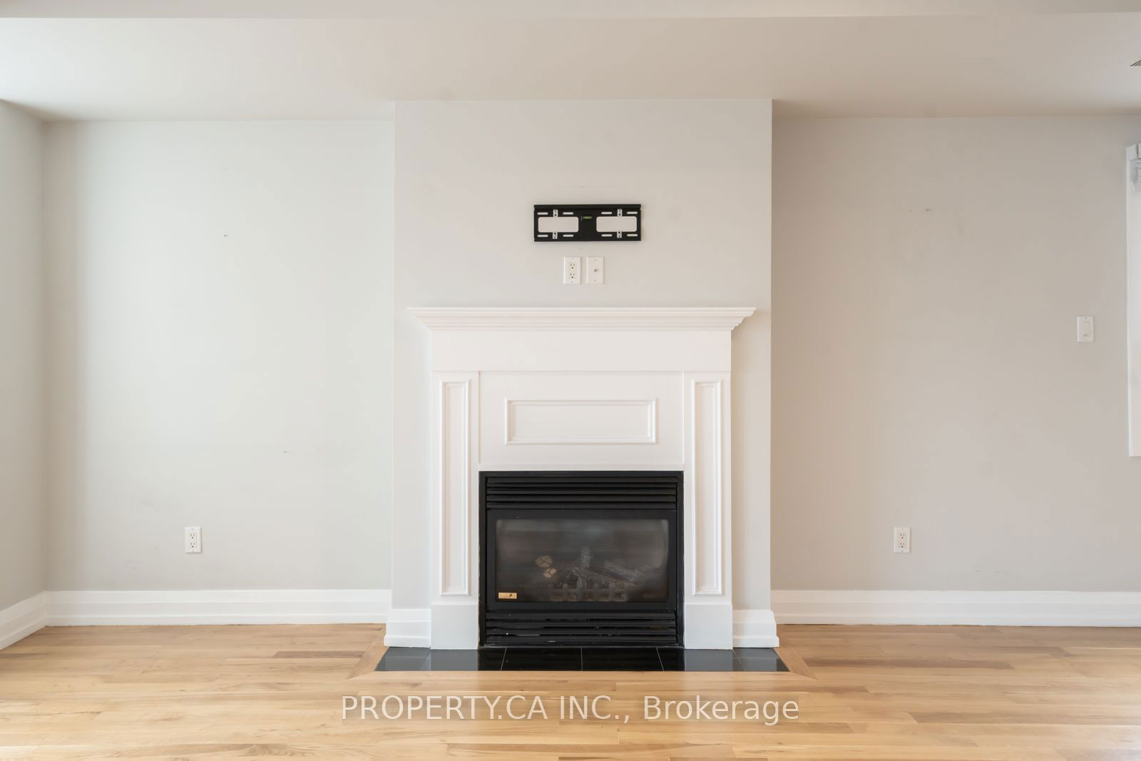 473 Dupont St, unit 2 for sale