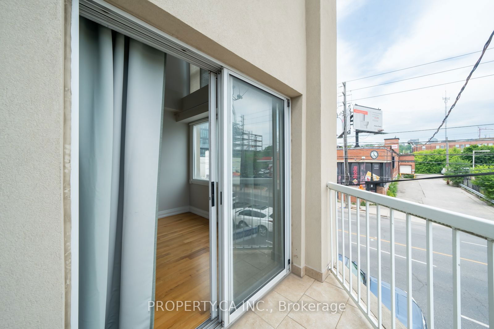 473 Dupont St, unit 2 for sale