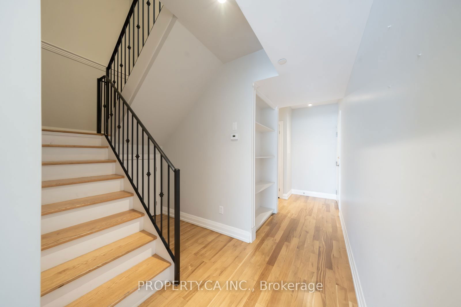 473 Dupont St, unit 2 for sale