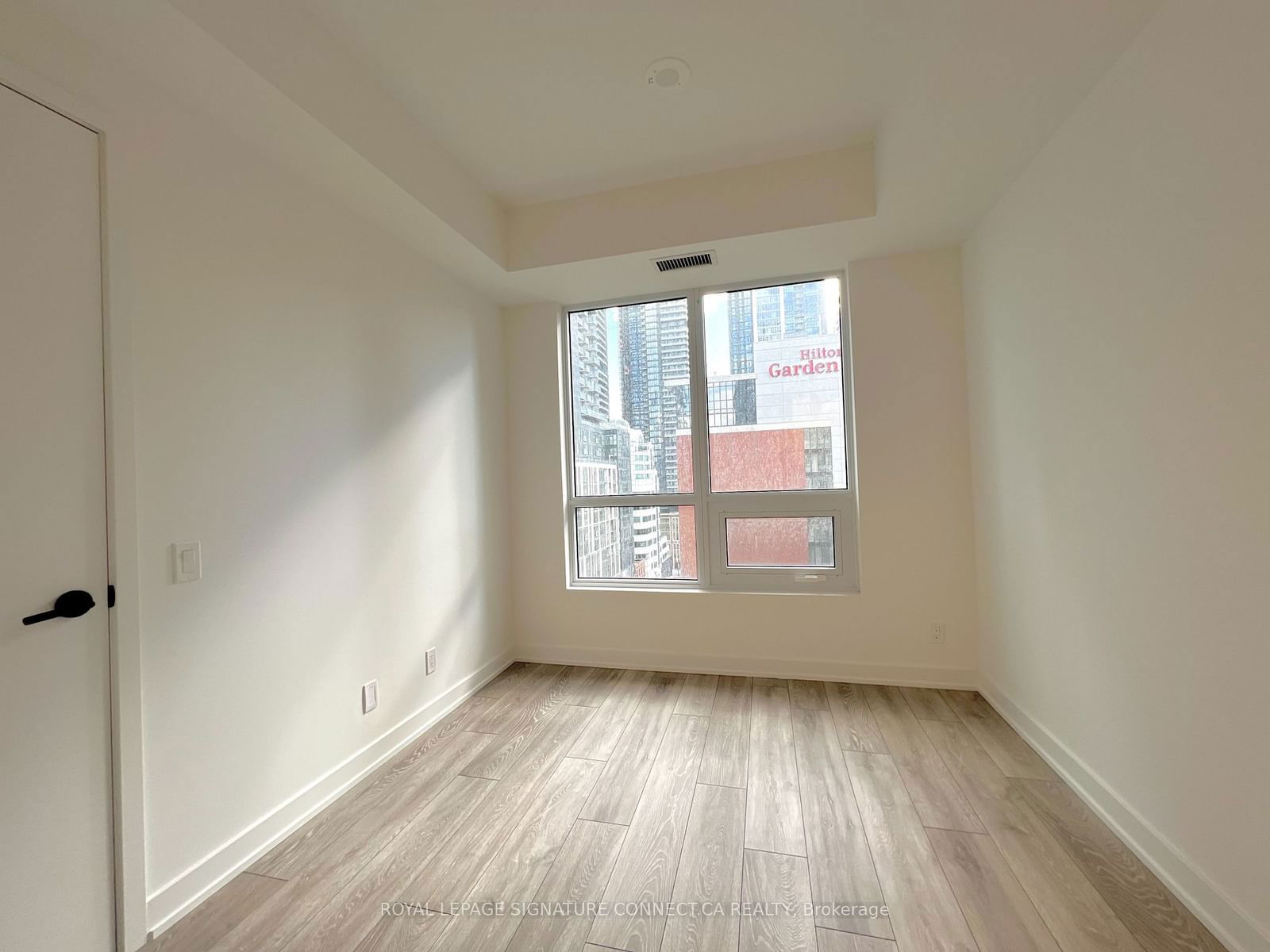 108 Peter St, unit 1107 for rent