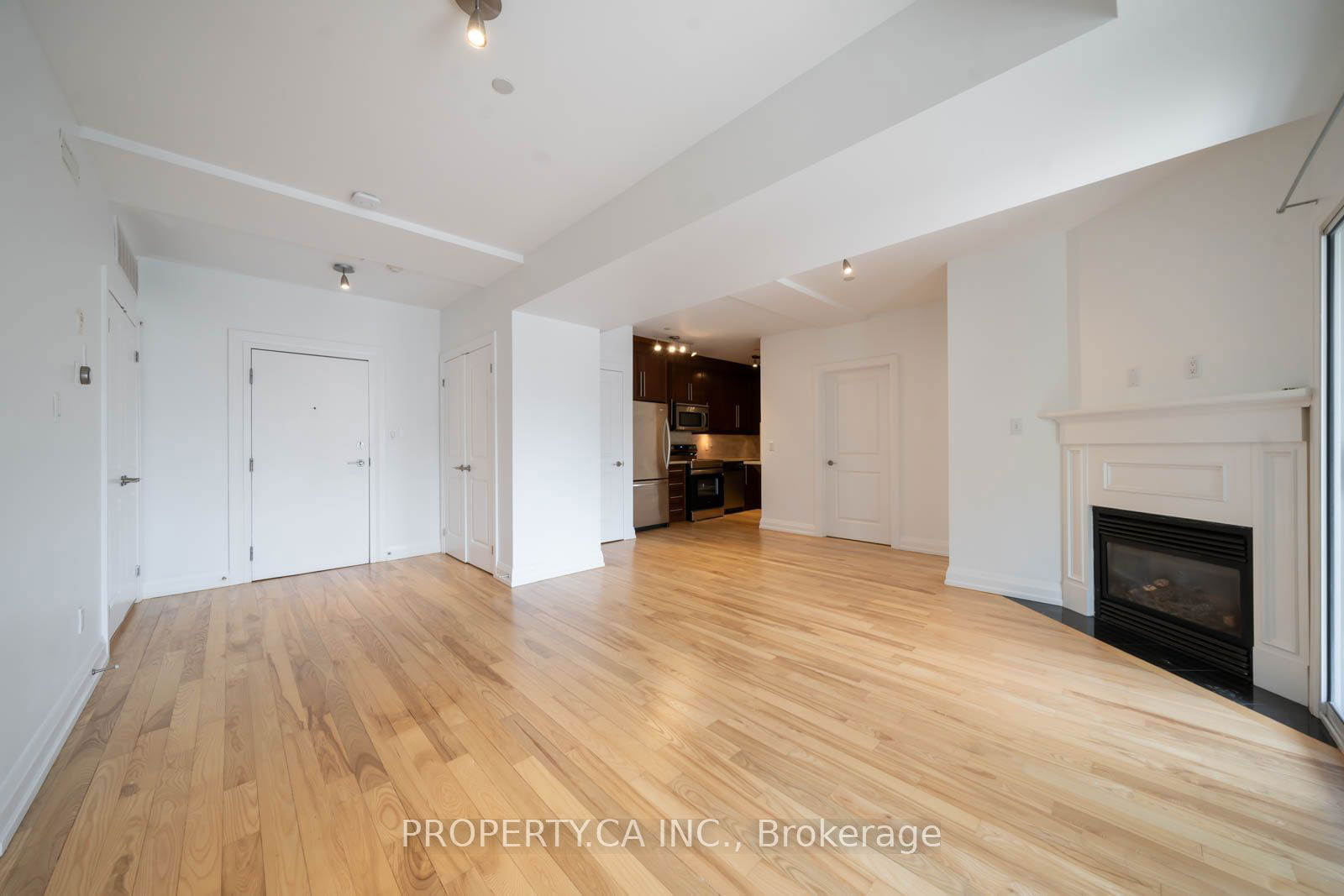 473 Dupont St, unit 3 for sale